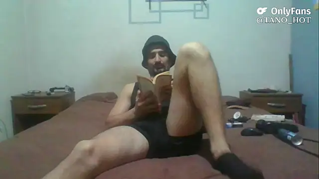 Snapshot of italianbighorse22 chatting on November 11, 5:07 am italianbighorse22 online show from November 11, 5:07 am