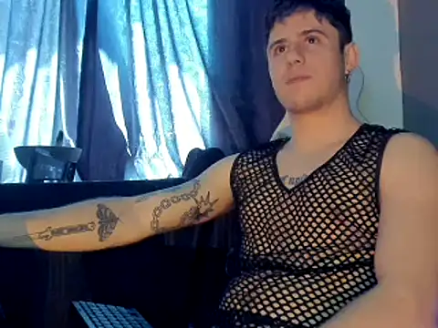 Snapshot of Antonello_Vannucci chatting on November 17, 3:51 pm Antonello Vannucci online show from November 17, 3:51 pm