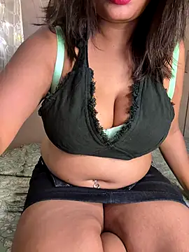 Snapshot of honeyboobies7249 chatting on November 13, 5:12 pm honeyboobies7249 online show from November 13, 5:12 pm