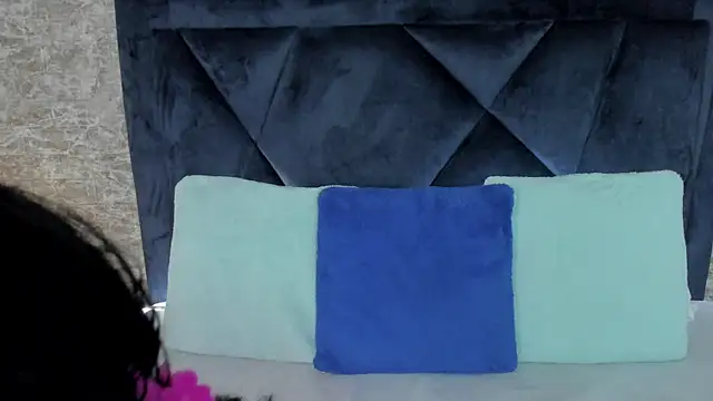 Snapshot of Lily_Woodz chatting on September 27, 8:25 pm Lily Woodz online show from September 27, 8:25 pm