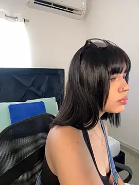 Lily Woodz online show from March 10, 7:08 pm