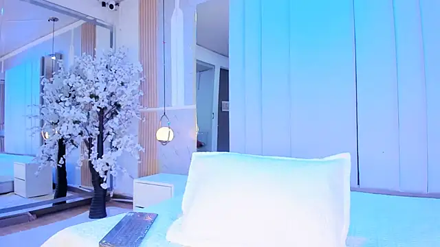salomebenz online show from July 9, 9:19 pm