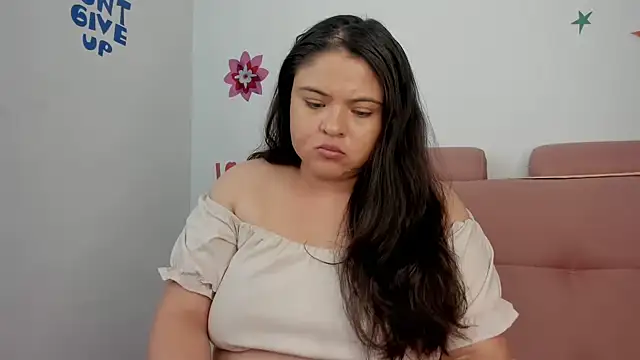 Snapshot of lizzie_c chatting on May 14, 5:31 pm lizzie c online show from May 14, 5:31 pm