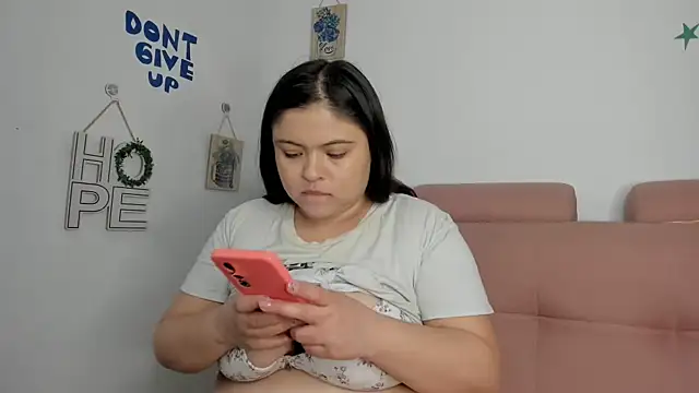 Snapshot of lizzie_c chatting on June 13, 10:40 pm lizzie c online show from June 13, 10:40 pm