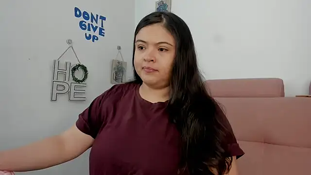 Snapshot of lizzie_c chatting on June 25, 6:12 pm lizzie c online show from June 25, 6:12 pm