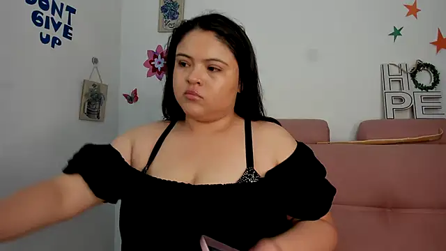 Snapshot of lizzie_c chatting on July 25, 9:01 pm lizzie c online show from July 25, 9:01 pm