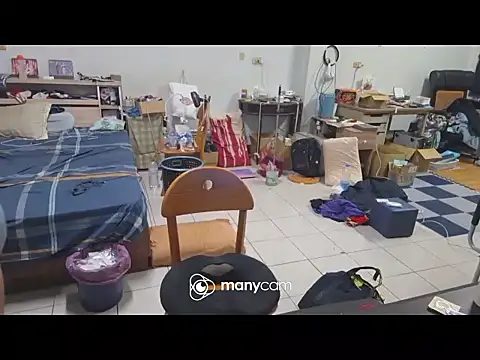 Snapshot of bb770504 chatting on October 8, 11:08 am bb770504 online show from October 8, 11:08 am