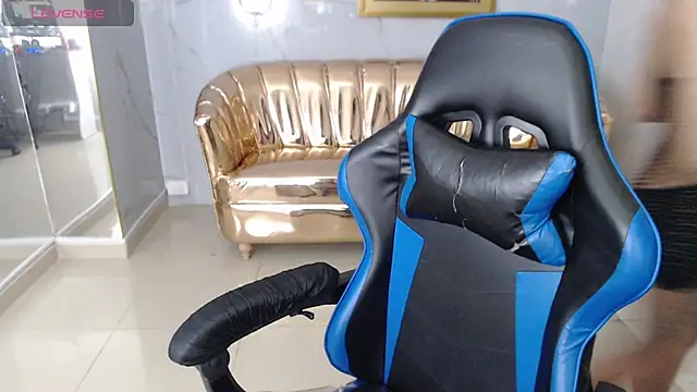 Snapshot of honey_torres_sub chatting on November 6, 1:45 pm honey torres sub online show from November 6, 1:45 pm