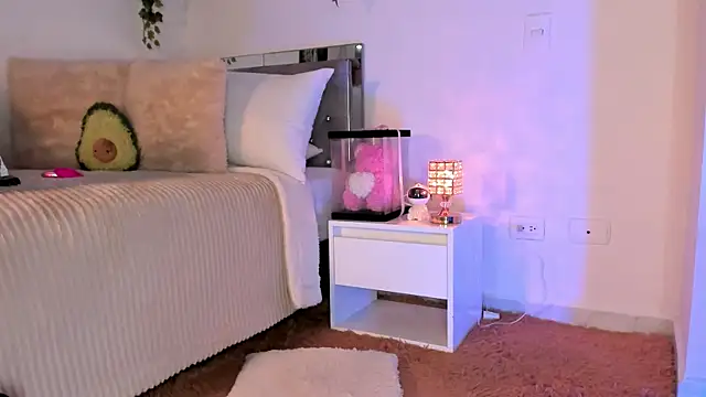 Alissonroses online show from October 31, 11:50 pm