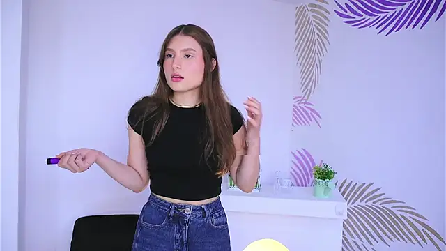 Daisha Riley online show from February 11, 12:27 pm