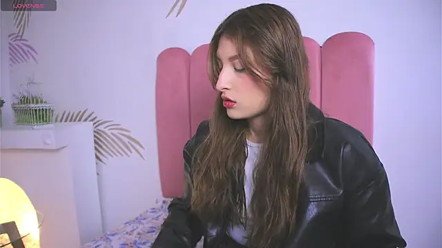 Daisha Riley online show from March 7, 12:45 pm