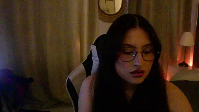 Daisha Riley online show from April 25, 1:03 pm