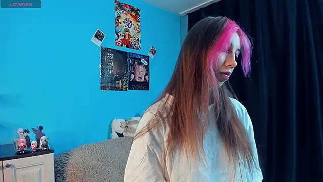 Snapshot of _Mindy_ chatting on February 22, 3:23 am Mindy online show from February 22, 3:23 am