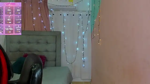 dani-lue online show from December 22, 11:44 am