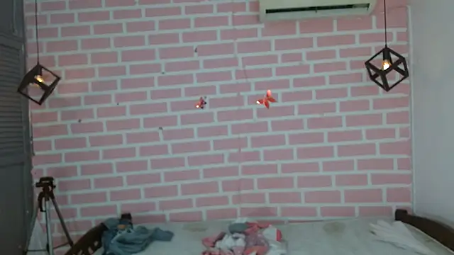 dani-lue online show from September 11, 4:18 pm