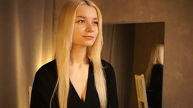 Snapshot of Hi_my_name_is chatting on February 16, 3:05 pm Hi my name is online show from February 16, 3:05 pm