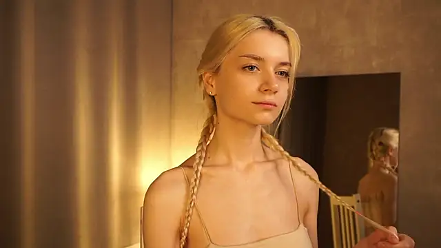 Snapshot of Hi_my_name_is chatting on March 4, 8:27 pm Hi my name is online show from March 4, 8:27 pm