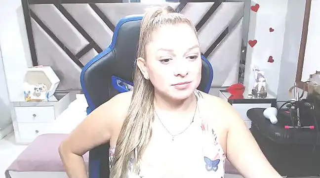 Snapshot of natalia5560 chatting on December 29, 1:49 pm natalia5560 online show from December 29, 1:49 pm