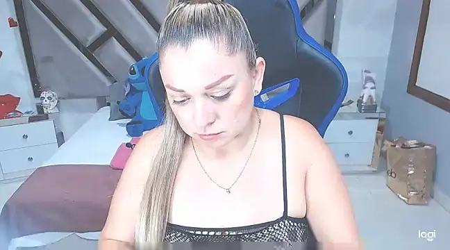 Snapshot of natalia5560 chatting on February 9, 4:50 pm natalia5560 online show from February 9, 4:50 pm