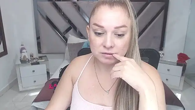 Snapshot of natalia5560 chatting on March 11, 2:51 pm natalia5560 online show from March 11, 2:51 pm