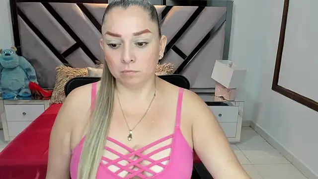 Snapshot of natalia5560 chatting on September 9, 12:37 pm natalia5560 online show from September 9, 12:37 pm