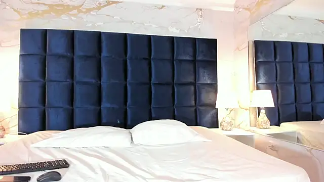 loladupont online show from February 27, 3:06 am