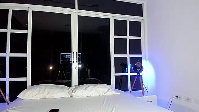 loladupont online show from July 27, 3:13 am
