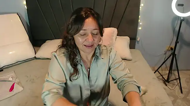 AngelRouss online show from January 19, 7:15 pm