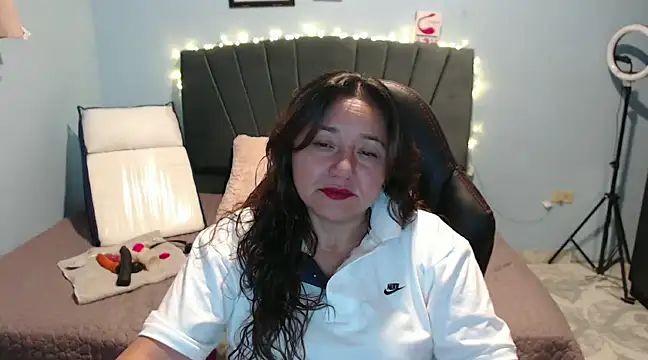 AngelRouss online show from February 1, 1:23 am