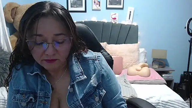 AngelRouss online show from November 2, 1:30 am