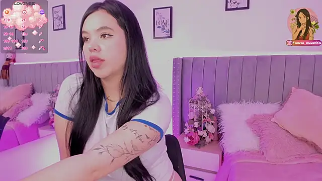 Snapshot of vanesa_moon__ chatting on November 27, 11:40 pm vanesa moon online show from November 27, 11:40 pm