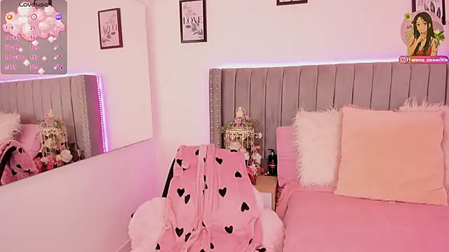 Snapshot of vanesa_moon__ chatting on December 14, 1:55 am vanesa moon online show from December 14, 1:55 am