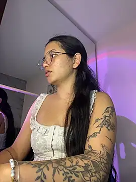 Rosita forever  online show from April 29, 8:15 pm