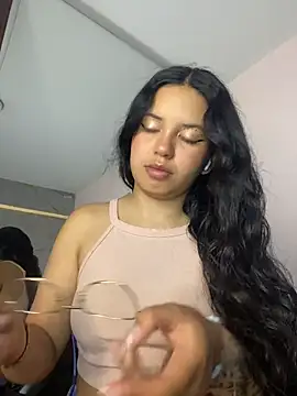 Snapshot of Rosita_forever_ chatting on June 20, 2:53 pm Rosita forever online show from June 20, 2:53 pm