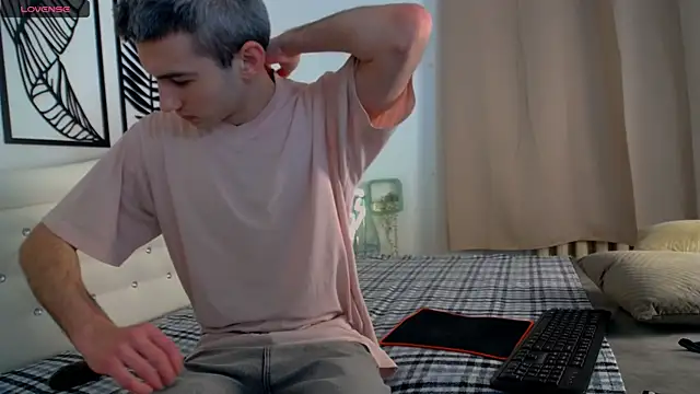 Snapshot of Devin_Jay chatting on February 2, 7:35 pm Devin Jay online show from February 2, 7:35 pm