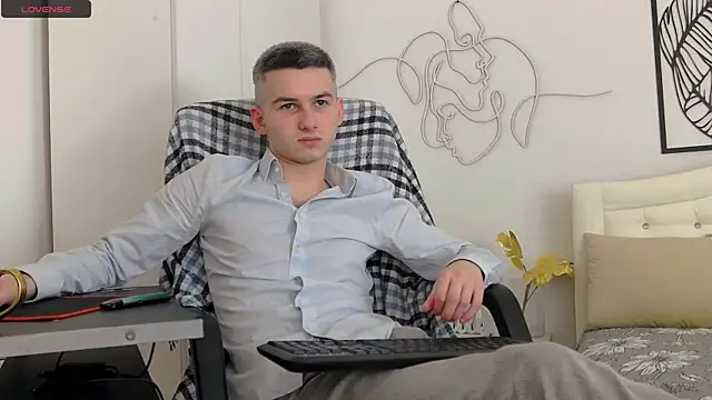 Snapshot of Devin_Jay chatting on February 6, 8:45 pm Devin Jay online show from February 6, 8:45 pm