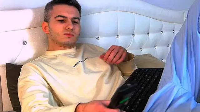 Snapshot of Devin_Jay chatting on February 14, 10:14 pm Devin Jay online show from February 14, 10:14 pm