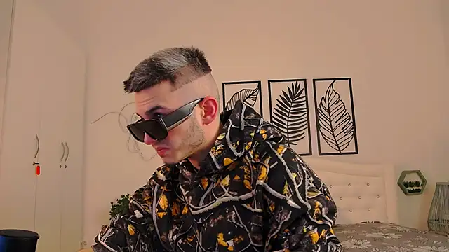 Snapshot of Devin_Jay chatting on February 27, 1:48 am Devin Jay online show from February 27, 1:48 am