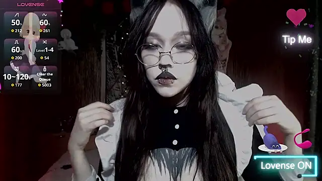 Snapshot of chloe_crystall_killer chatting on October 31, 7:15 pm chloe crystall killer online show from October 31, 7:15 pm