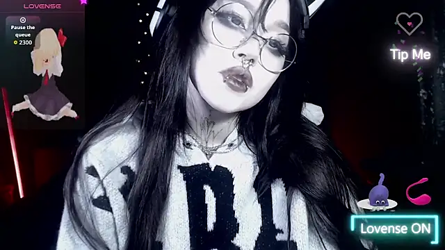 Snapshot of chloe_crystall_killer chatting on November 16, 2:06 am chloe crystall killer online show from November 16, 2:06 am