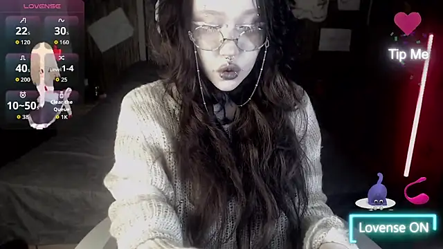 Snapshot of chloe_crystall_killer chatting on February 9, 3:43 am chloe crystall killer online show from February 9, 3:43 am