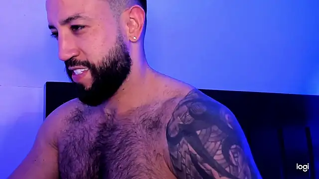 Snapshot of BradLeon_ chatting on March 22, 12:49 am BradLeon  online show from March 22, 12:49 am