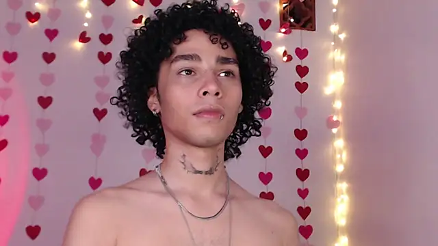 seven7xis online show from February 9, 9:26 am