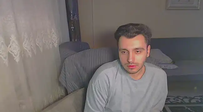 Snapshot of handsomeee04 chatting on January 29, 11:14 pm handsomeee04 online show from January 29, 11:14 pm