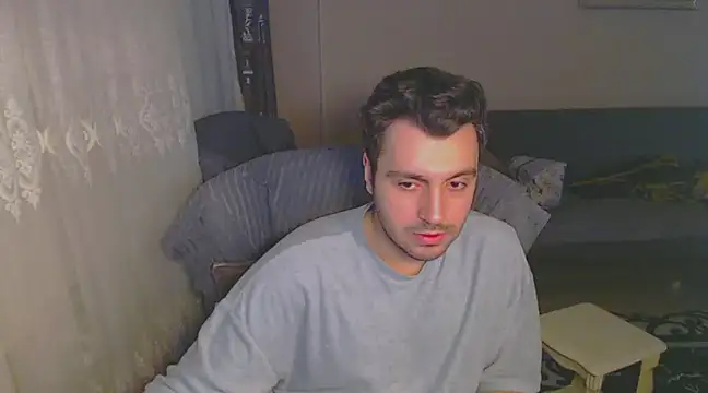 Snapshot of handsomeee04 chatting on February 13, 11:47 pm handsomeee04 online show from February 13, 11:47 pm