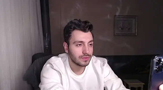 Snapshot of handsomeee04 chatting on March 19, 3:30 am handsomeee04 online show from March 19, 3:30 am