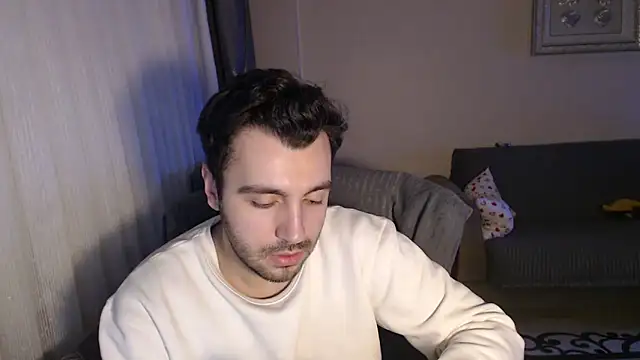 Snapshot of handsomeee04 chatting on October 24, 11:34 pm handsomeee04 online show from October 24, 11:34 pm