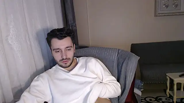 Snapshot of handsomeee04 chatting on November 25, 11:05 pm handsomeee04 online show from November 25, 11:05 pm