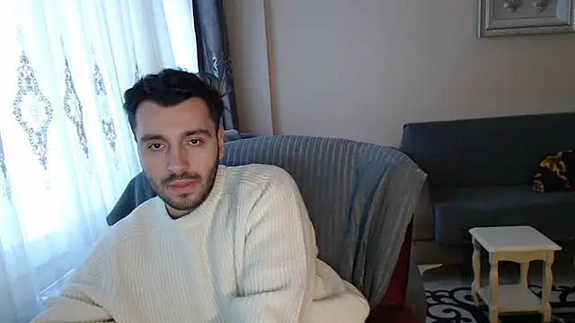 Snapshot of handsomeee04 chatting on December 15, 5:55 am handsomeee04 online show from December 15, 5:55 am