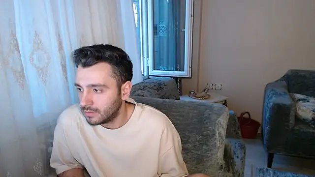 handsomeee04 online show from May 15, 11:12 pm